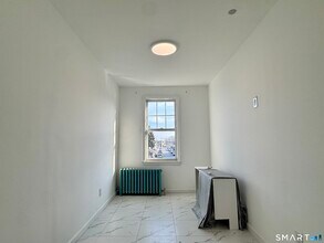 41 Young Dixon Way in Stamford, CT - Building Photo - Building Photo