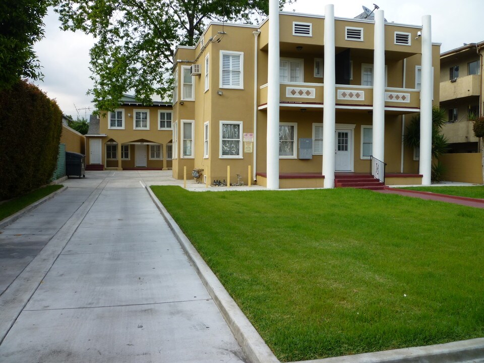 261 Parke St in Pasadena, CA - Building Photo