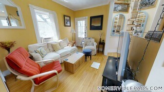 8 Claremon St in Somerville, MA - Building Photo