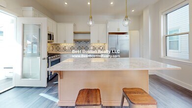 341 Norfolk St in Cambridge, MA - Foto de edificio - Building Photo