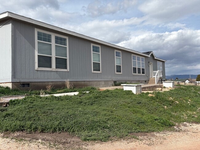 154 W 2nd S St in Paris, ID - Building Photo - Building Photo