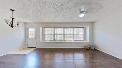 57 W Townhouse Ln in Grand Prairie, TX - Building Photo - Building Photo