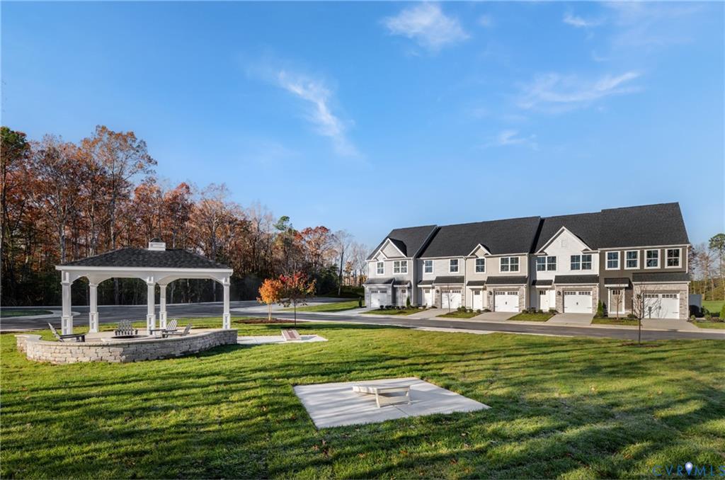 10649 Rosies Run in Chester, VA - Building Photo