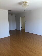 6919 Coldwater Canyon Ave, Unit 1 in Los Angeles, CA - Foto de edificio - Building Photo