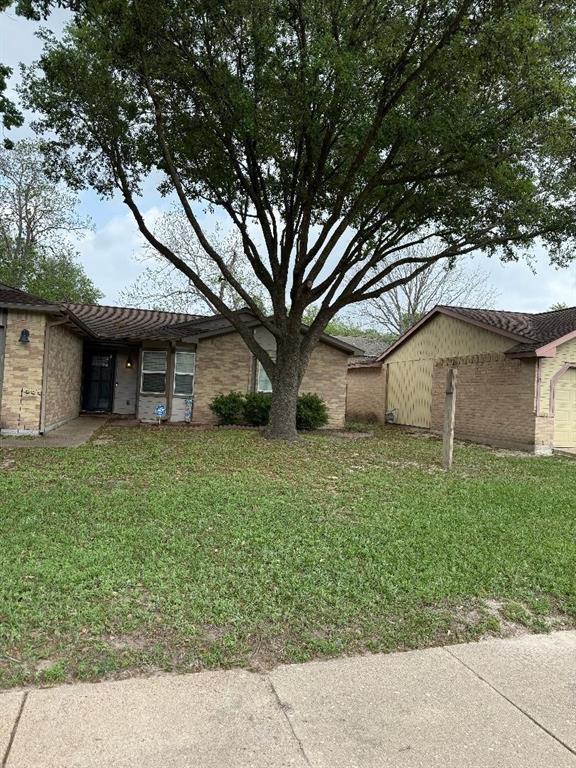 10122 Green Valley Ln in Houston, TX - Building Photo - Building Photo