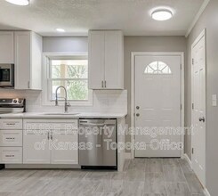 9917 Flora Ave in Kansas City, MO - Building Photo - Building Photo