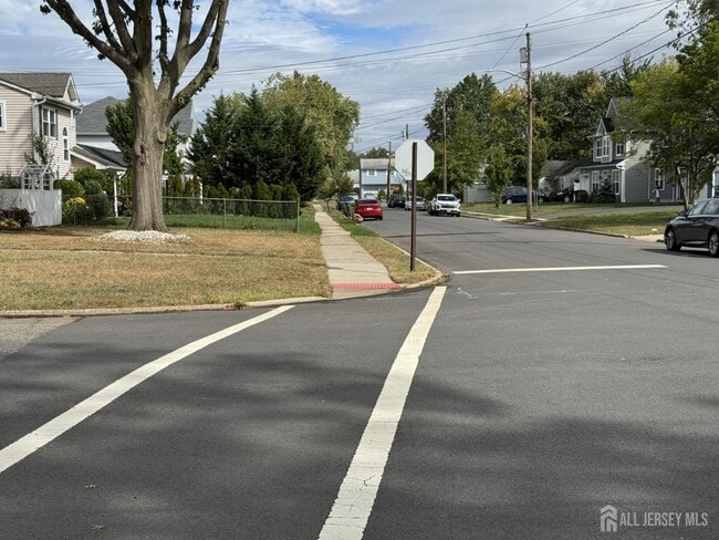 61 Runyon Ave in Edison, NJ - Building Photo - Building Photo