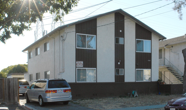 666 Johanna Ave in Sunnyvale, CA - Foto de edificio - Building Photo