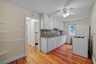 431 Adams St in Quincy, MA - Building Photo - Building Photo