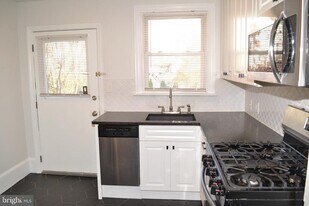 123 S Matlack St in West Chester, PA - Building Photo