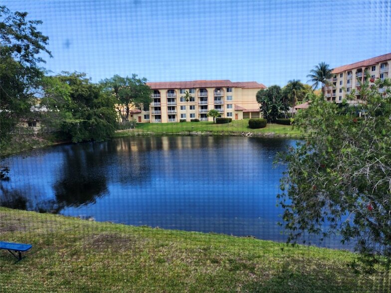 1228 S Military Trail, Unit 2121 in Deerfield Beach, FL - Building Photo