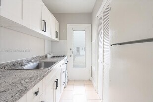 7311 Gary Ave in Miami Beach, FL - Building Photo