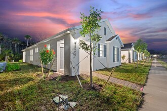 708 Treehouse Ln in La Belle, FL - Building Photo - Building Photo