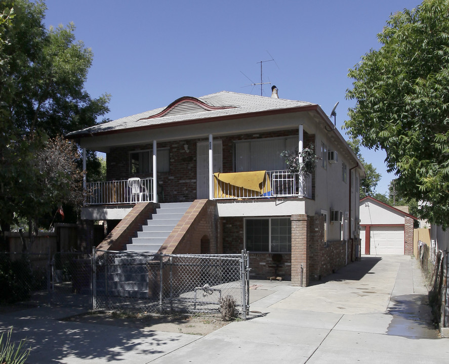 5th St Fourplex in West Sacramento, CA - Foto de edificio