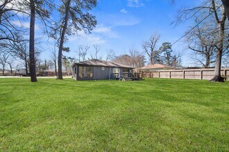 2004 White Oak Dr in Conroe, TX - Building Photo - Building Photo