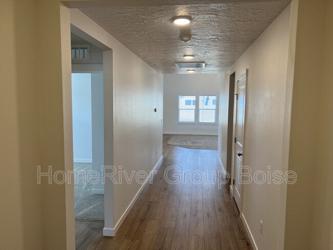 3794 E Berwick Dr in Nampa, ID - Building Photo - Building Photo