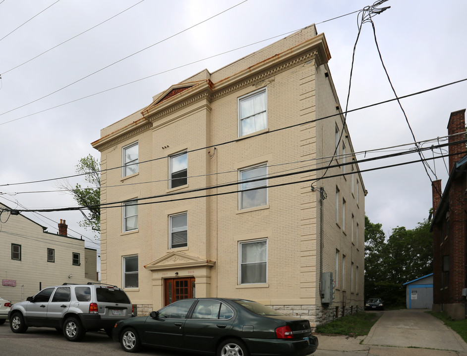 2907-2909 Glendora Ave in Cincinnati, OH - Building Photo