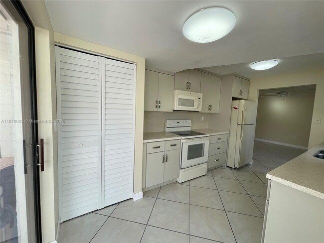 1301 SW 124th Ct in Miami, FL - Building Photo - Building Photo