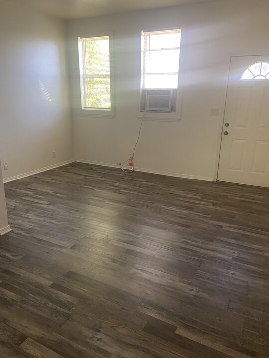 1015 E 9th S in Mountain Home, ID - Building Photo