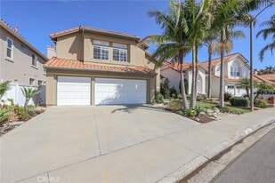 28462 La Plumosa in Laguna Niguel, CA - Building Photo
