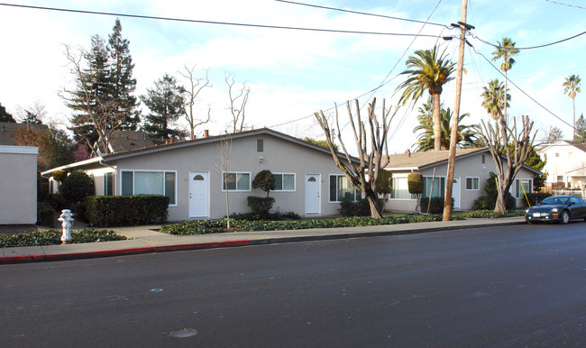 Monte Sierra Apartments in Mountain View, CA - Building Photo - Building Photo