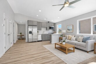 5646 Dorothy Way in San Diego, CA - Building Photo - Building Photo