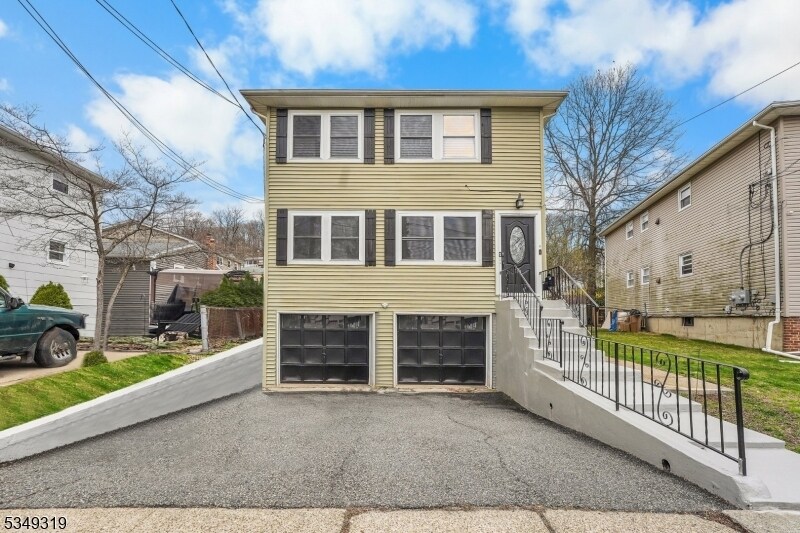 25 Cooper Dr in Boonton, NJ - Building Photo