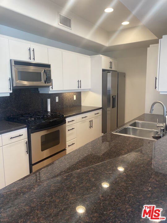 1862 S Bentley Ave in Los Angeles, CA - Building Photo - Building Photo