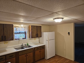 26024 Randall Rd in Dowagiac, MI - Foto de edificio - Building Photo