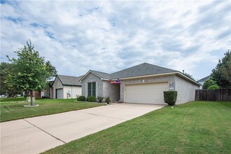 16831 Cranston Dr in Round Rock, TX - Foto de edificio - Building Photo