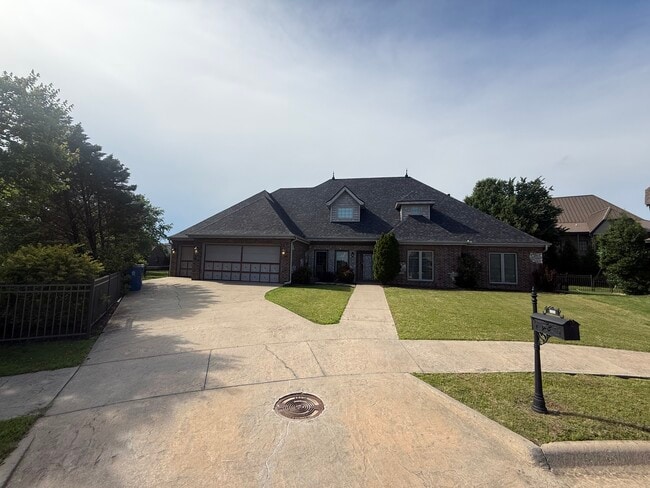 300 SW Bordeaux Ct in Bentonville, AR - Building Photo - Building Photo