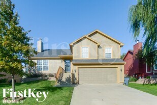 17534 W 111th Terrace in Olathe, KS - Building Photo