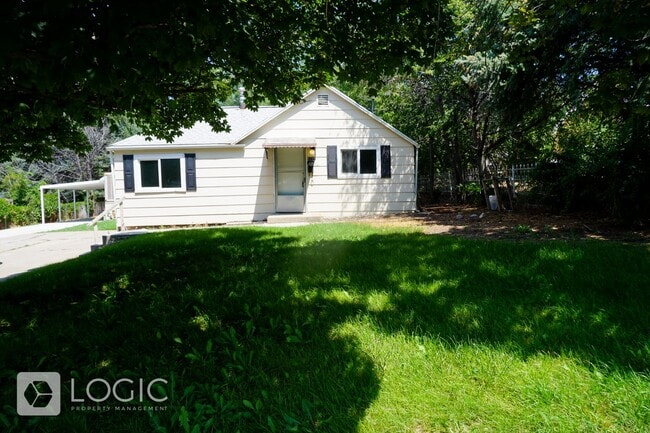 property at 1238 Oak St