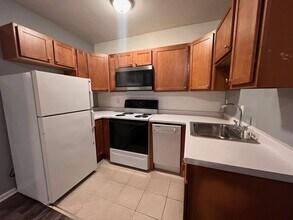3553 N Oakland Ave in Milwaukee, WI - Building Photo - Building Photo