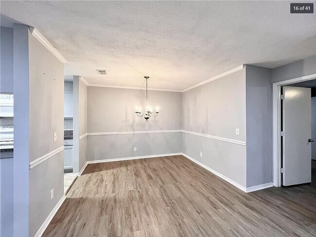 326 Warm Springs Cir in Roswell, GA - Building Photo - Building Photo