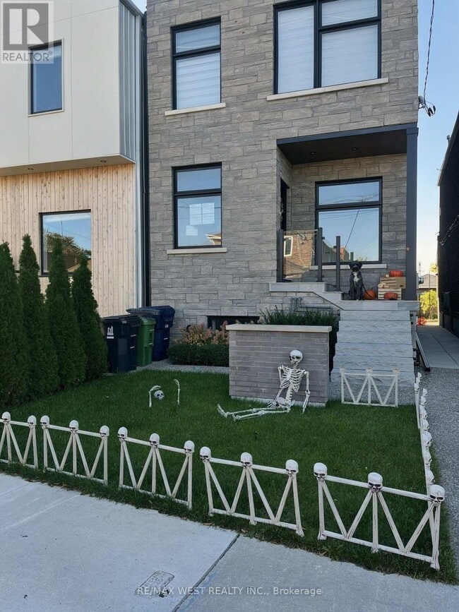 93 Hatherley Rd in Toronto, ON - Building Photo - Building Photo