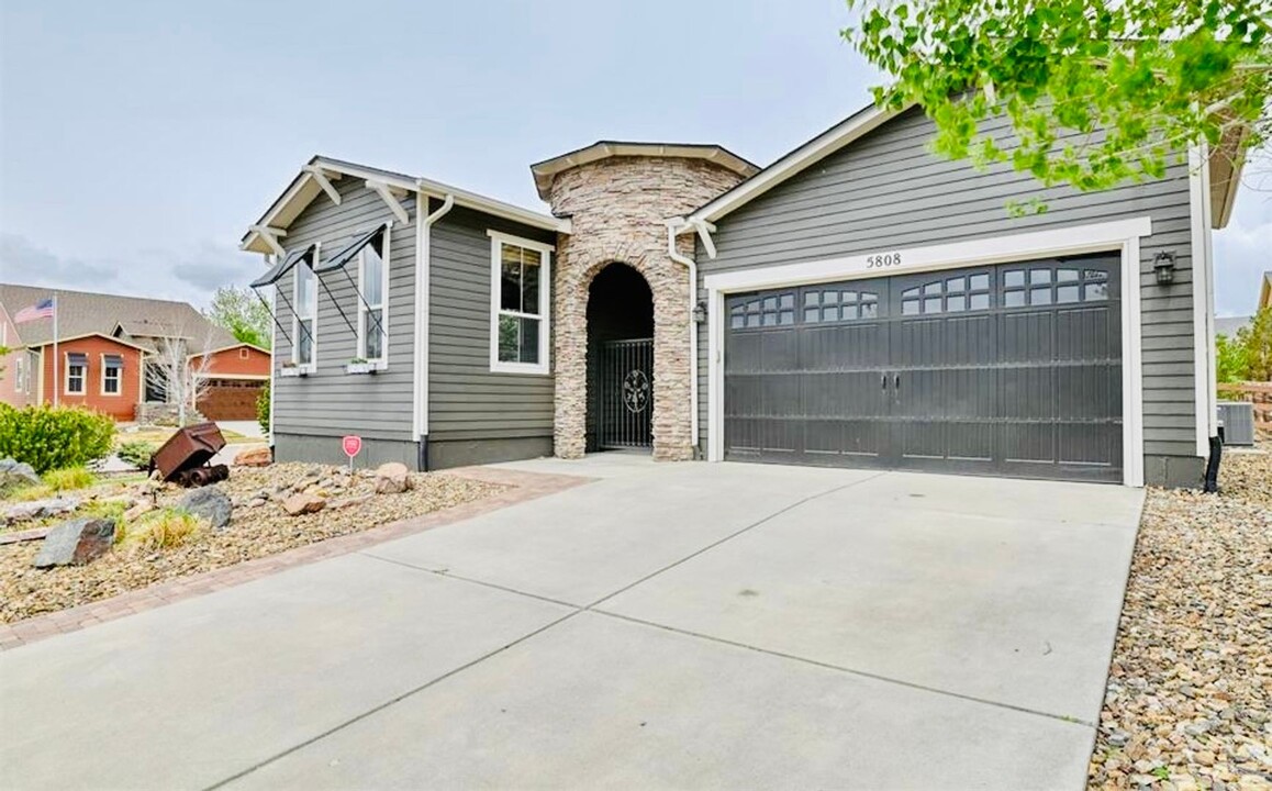 5808 Brave Eagle Dr in Colorado Springs, CO - Building Photo