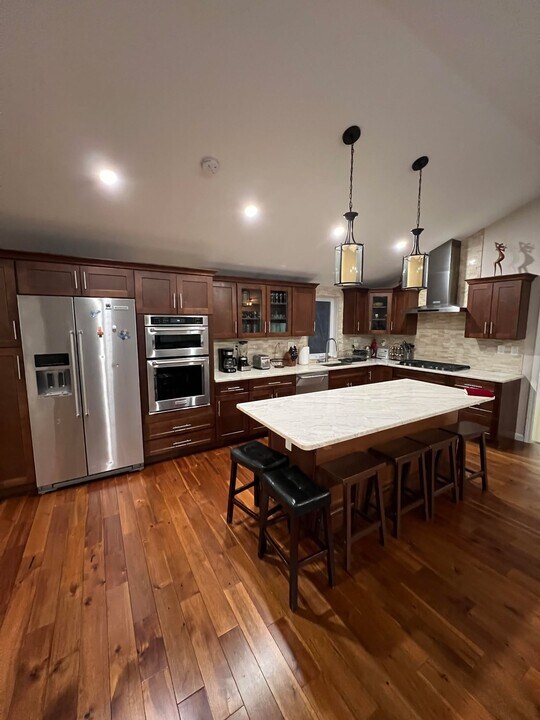 35 Glen Cir in Waltham, MA - Building Photo