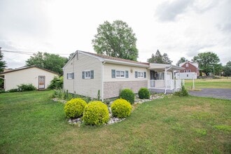 3275 Maryvale Dr in Schenectady, NY - Foto de edificio - Building Photo
