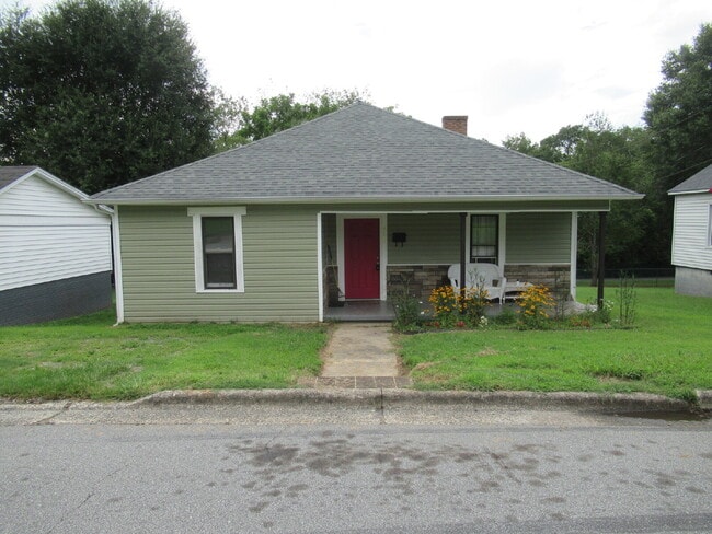 516 Grier St in Lincolnton, NC - Building Photo - Building Photo