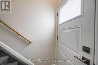 870 Modlin Rd in Pickering, ON - Building Photo - Building Photo