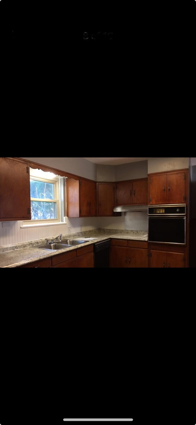 property at 1216 Magnolia St