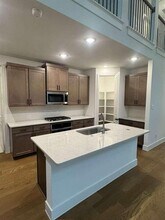 7023 Lathrop Ln in Frisco, TX - Foto de edificio - Building Photo