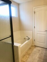 7002 Drury Dr in Louisville, KY - Building Photo - Building Photo