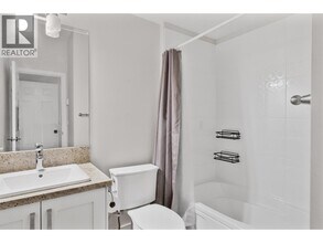 1299 Coast Meridian Rd in Coquitlam, BC - Building Photo - Building Photo