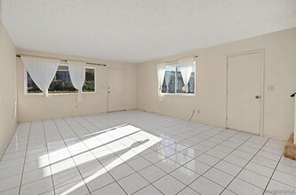 7894 Camino Kiosco in San Diego, CA - Building Photo - Building Photo