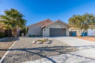 7053 Abbeyville Dr in Las Vegas, NV - Building Photo