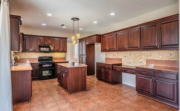 35602 Driftwood St in Winchester, CA - Building Photo - Building Photo