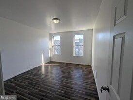 430 S Smallwood St in Baltimore, MD - Building Photo