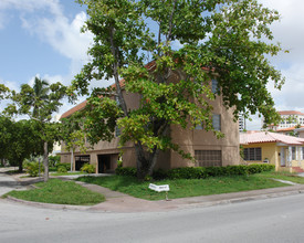 1114 S Douglas Rd in Coral Gables, FL - Building Photo - Building Photo